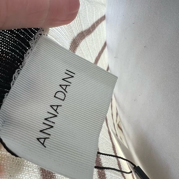 Anna Dani Rib Knit Crop Top OS Cream Black Stripe Scoop Neck Tank Chic New - Picture 5 of 8